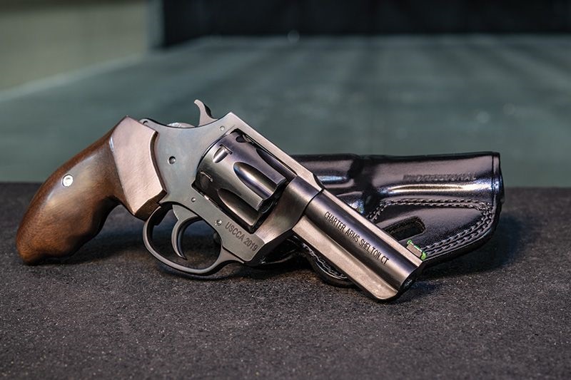 CHARTER ARMS The Professional 32Mag 3" 7rd Black/Walnut